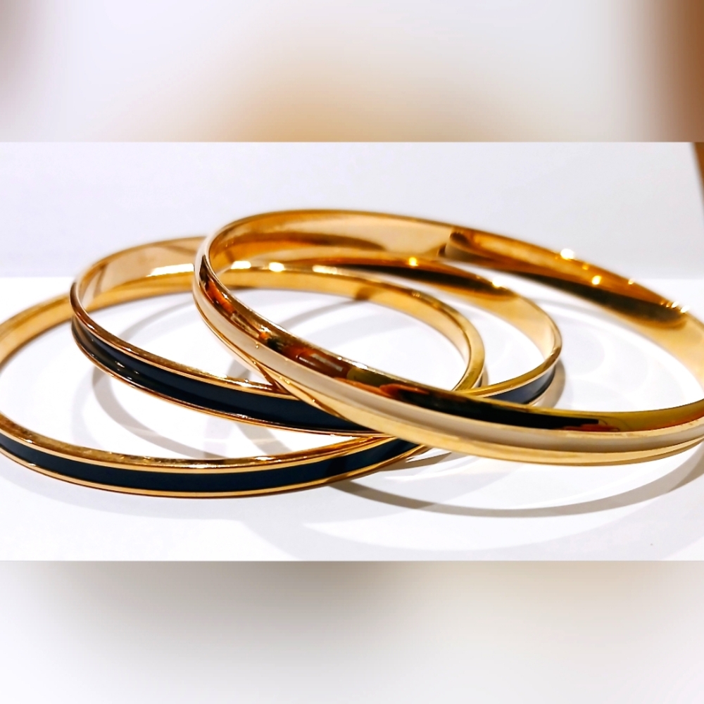 Elegant Vintage Gold Tone Enameled Bangle Set